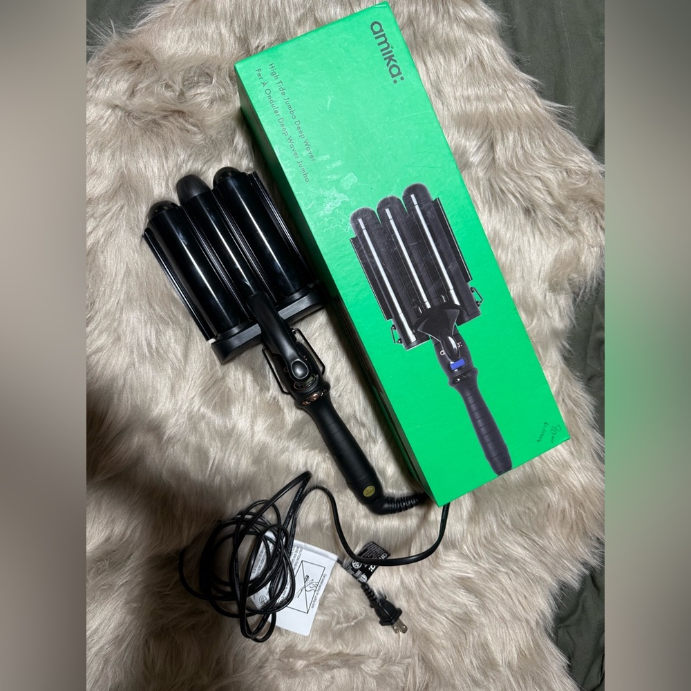 Black Triple Barrel Hair Curler